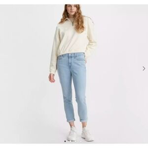 Levi's Womens Boyfriend Jeans Size 31 Light Wash Stretch Mid Rise Crop